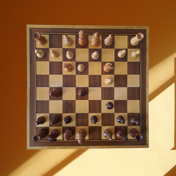 Schachspiel aus Holz