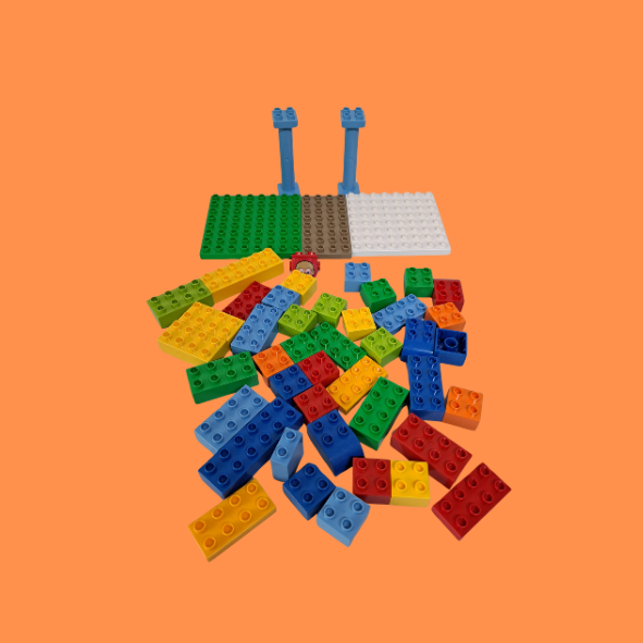 Lego Eimer mit unsortierten Legosteinen