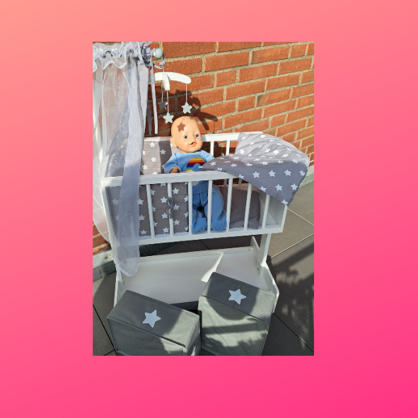 Puppenwiege mit Sternenhimmel