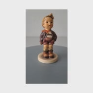 Video laden: Goebel Figur Junge „Der Nichtstuer“
