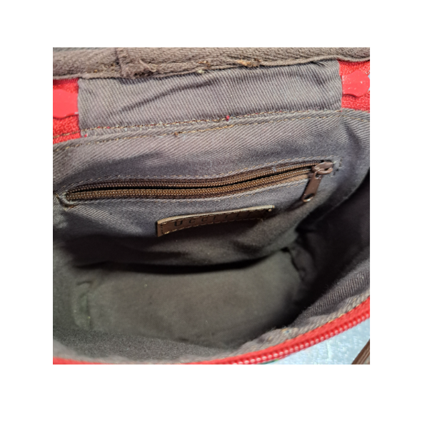 Kleine Tasche mit Blumenmuster