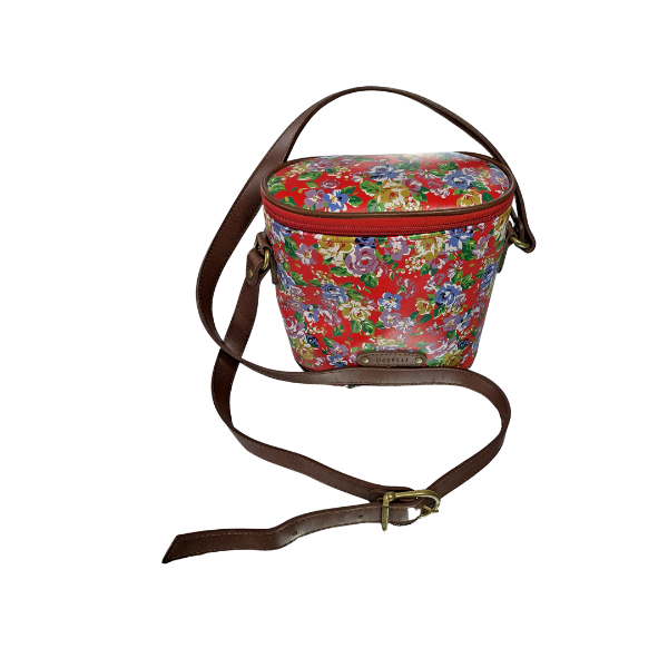 Kleine Tasche mit Blumenmuster